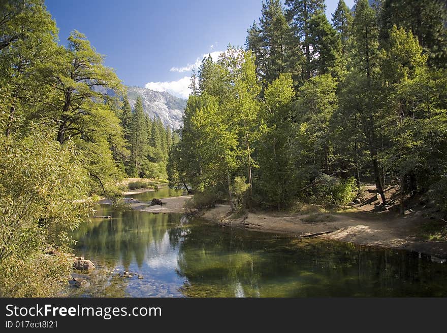 Yosemite valley in the early autumn. Yosemite valley in the early autumn