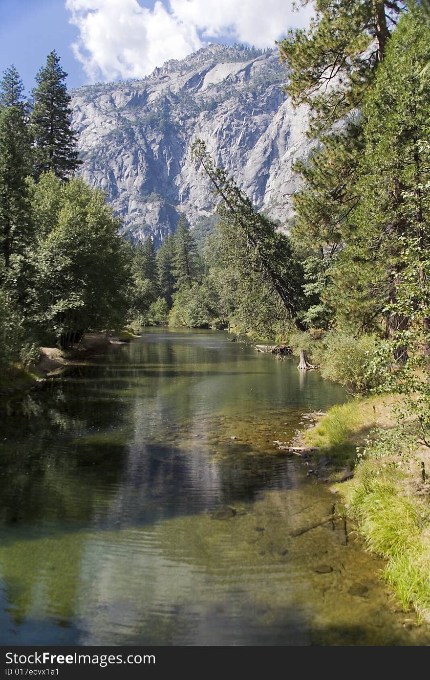 Yosemite valley in the early autumn. Yosemite valley in the early autumn