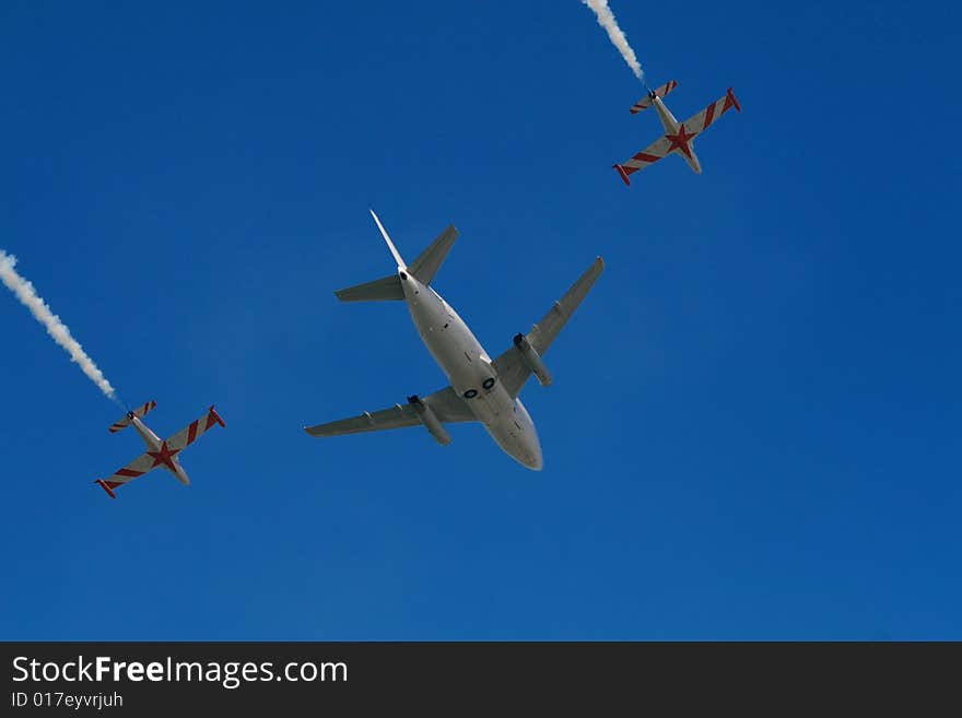 Airplain in the blue sky. Airplain in the blue sky