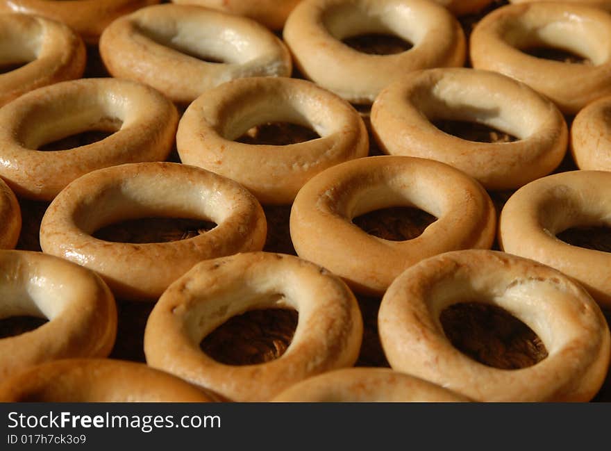 A lot of gold baked bread rings