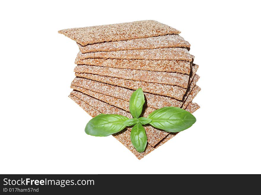 Crispbread slices with basil