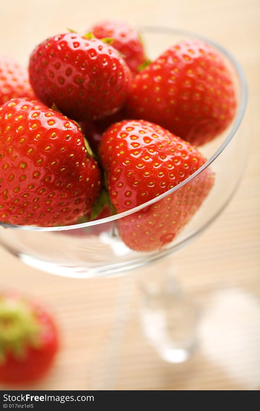 Ripe strawberries in bowl