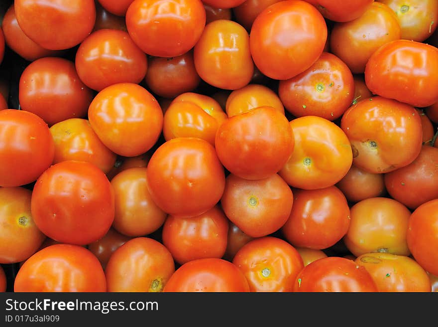 Fresh tomatoes in the market