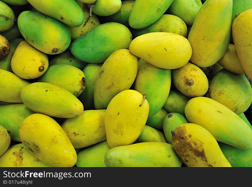 Fresh mangoes in the market