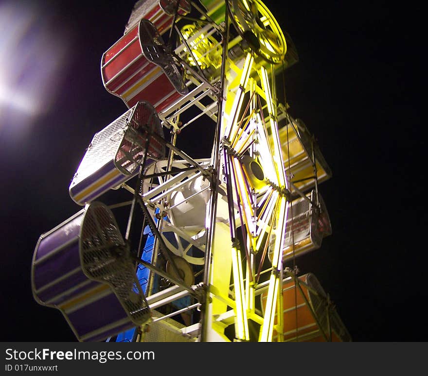 Colorfast Moving Amusement Park Ride - Vertical