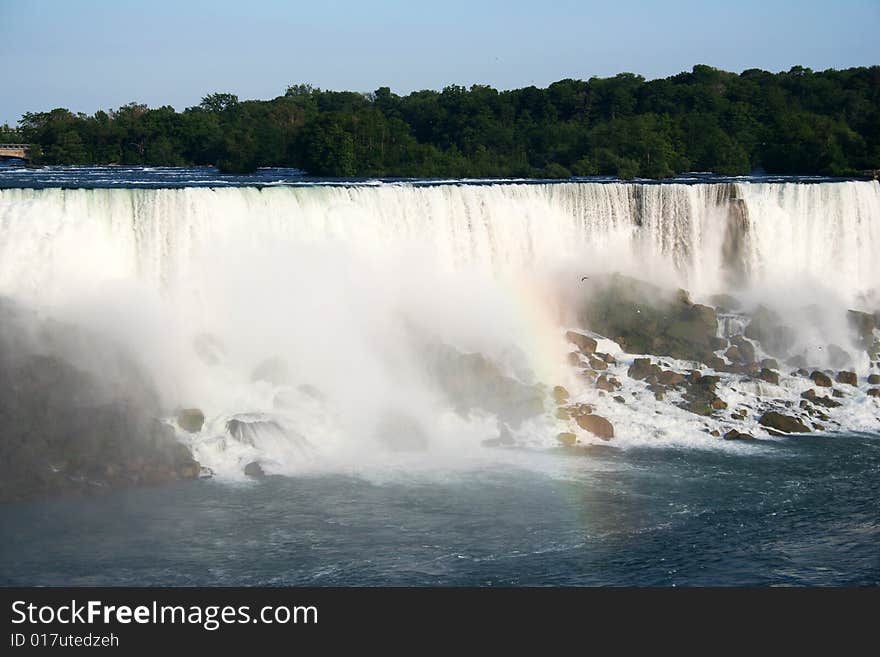 The American Falls in Niagara from the Canadian side. The American Falls in Niagara from the Canadian side.