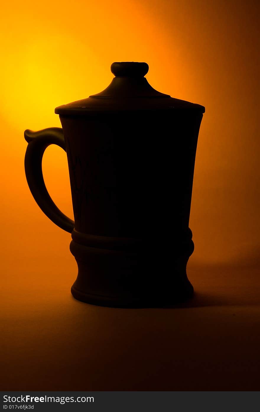 Silhouette of the east cup