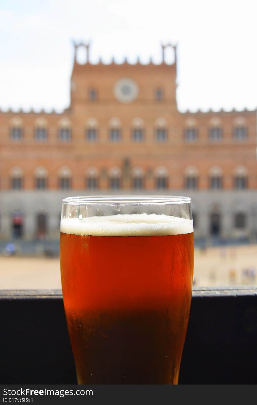 A beer in Piazza del Campo