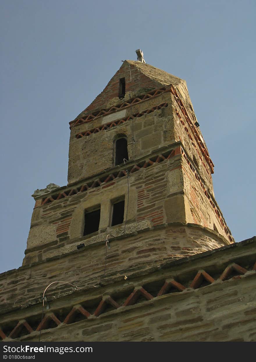 Tour. Church of Densus a city in the country Hateg is located at a few kilometers of Ulpia Traiana Sarmisegetusa and still keep secrets.. so that no one can say with certainty when it was built. Certainly 1 thing: this is currently the oldest church in Romania