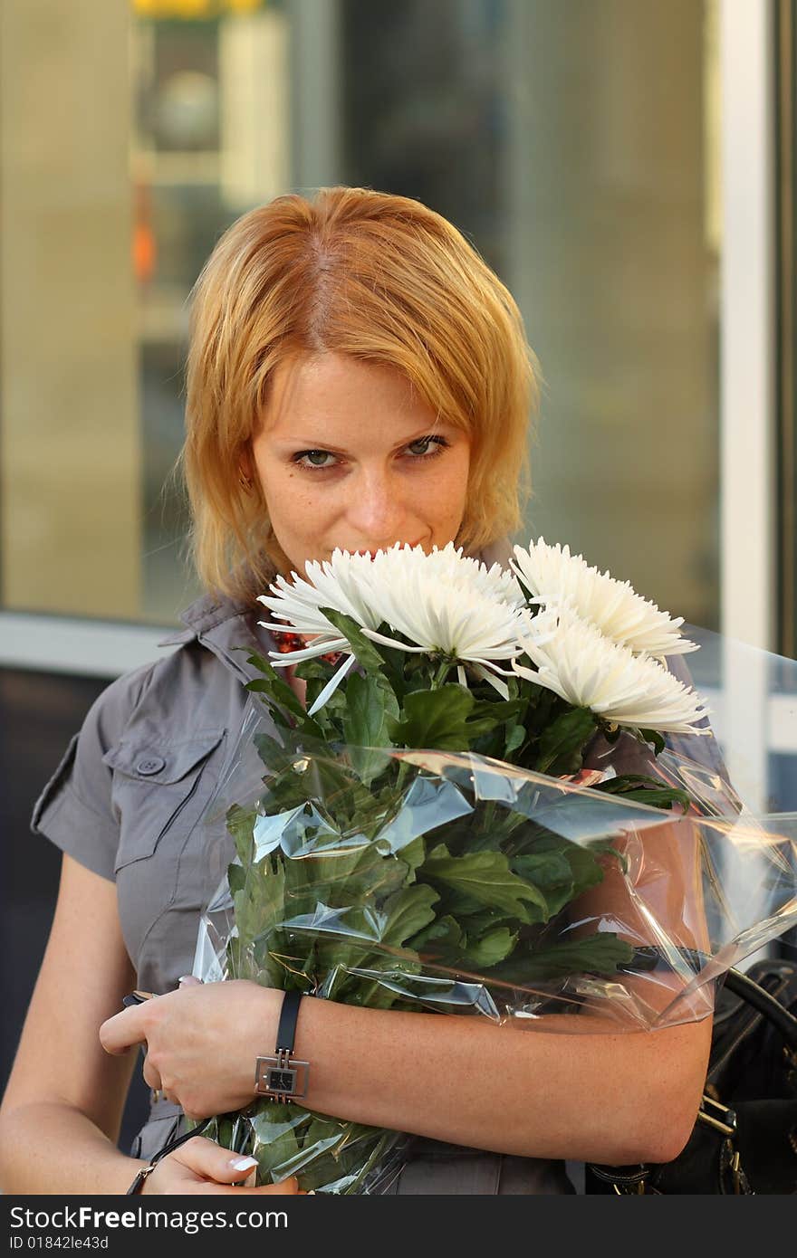 The Girl With White Flowers