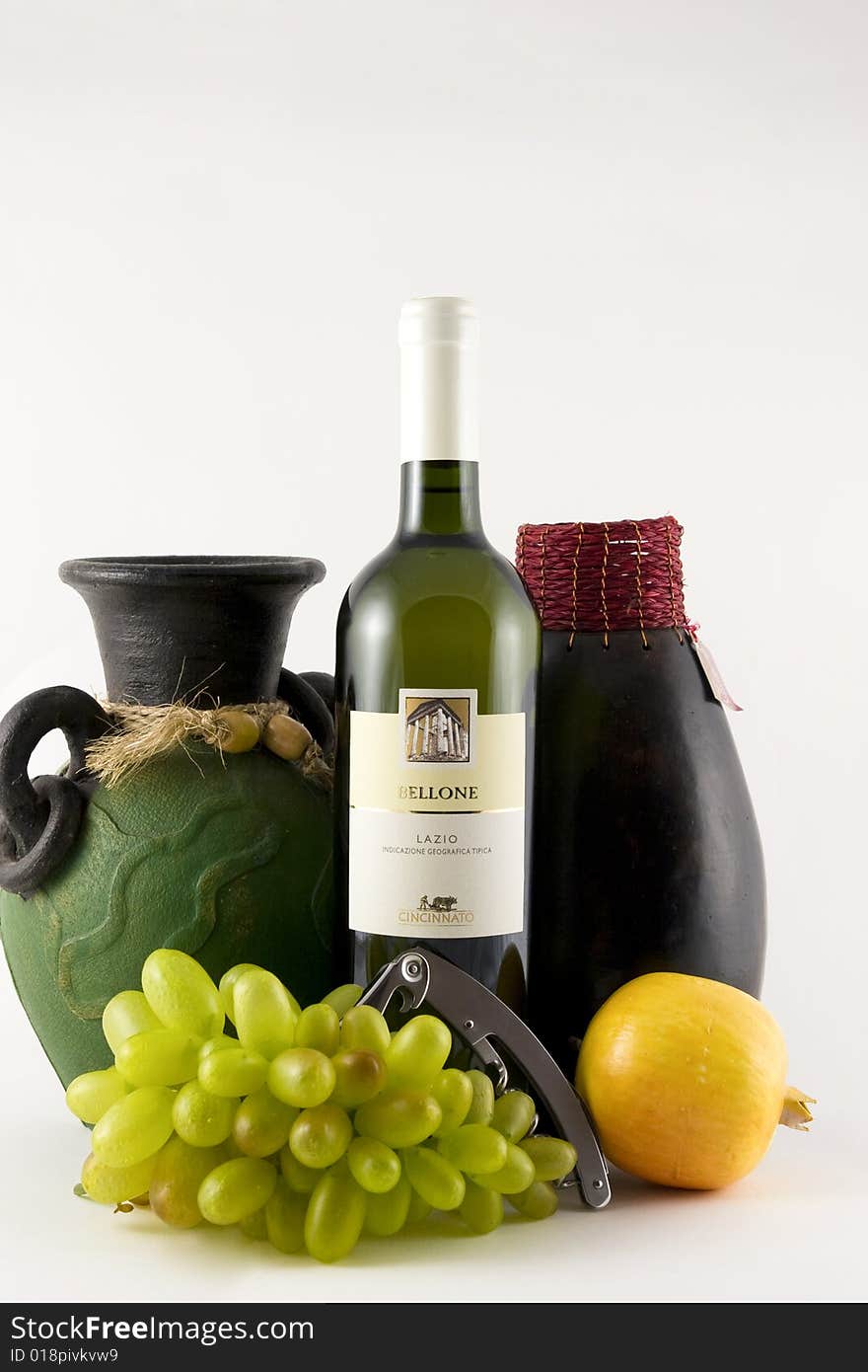 Italian wine to celebrate a good event. cheerfulness, happiness, celebration. Italian wine to celebrate a good event. cheerfulness, happiness, celebration