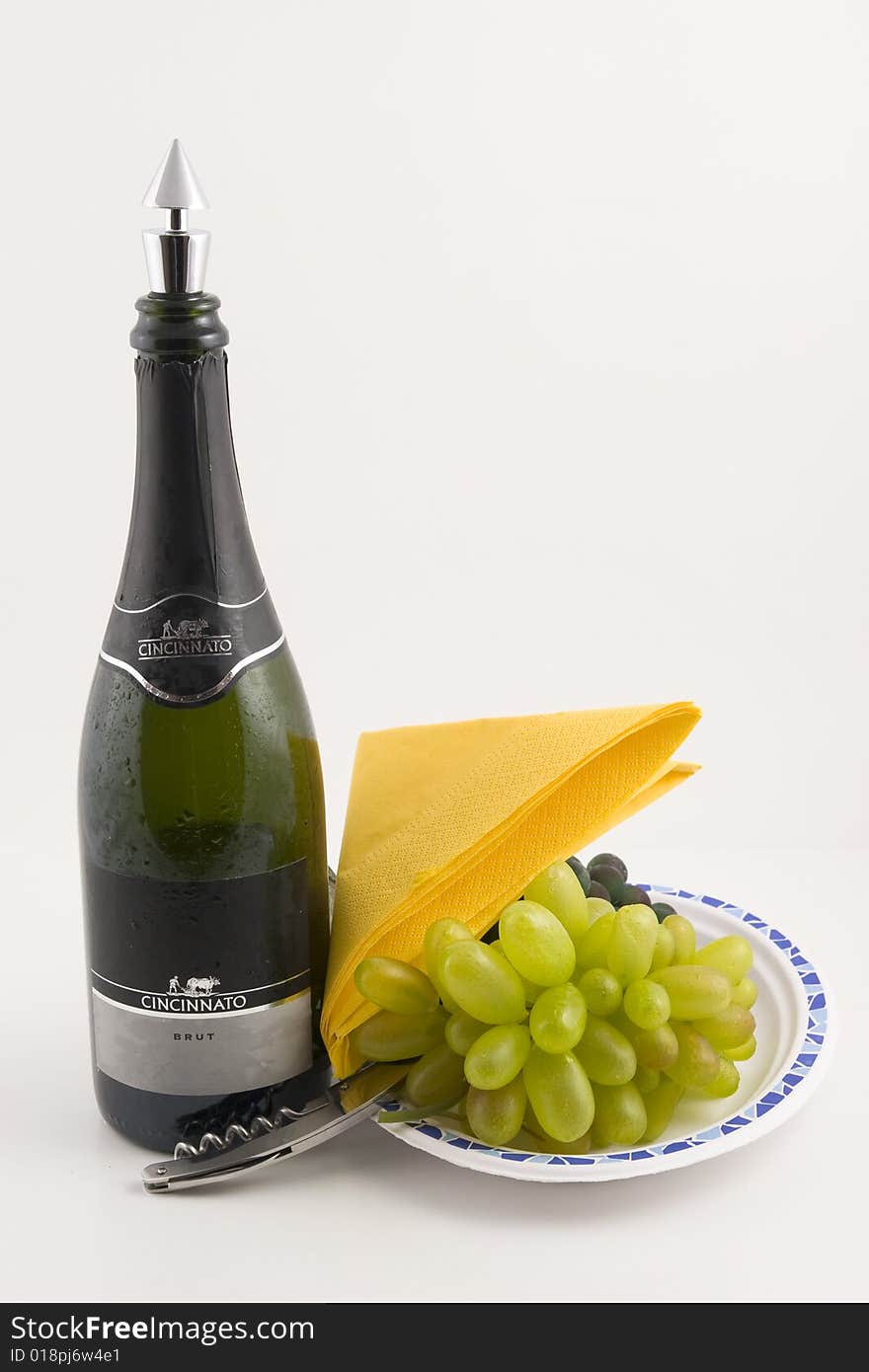 Italian sparkling wine to celebrate a good event. cheerfulness, happiness, celebration. Italian sparkling wine to celebrate a good event. cheerfulness, happiness, celebration