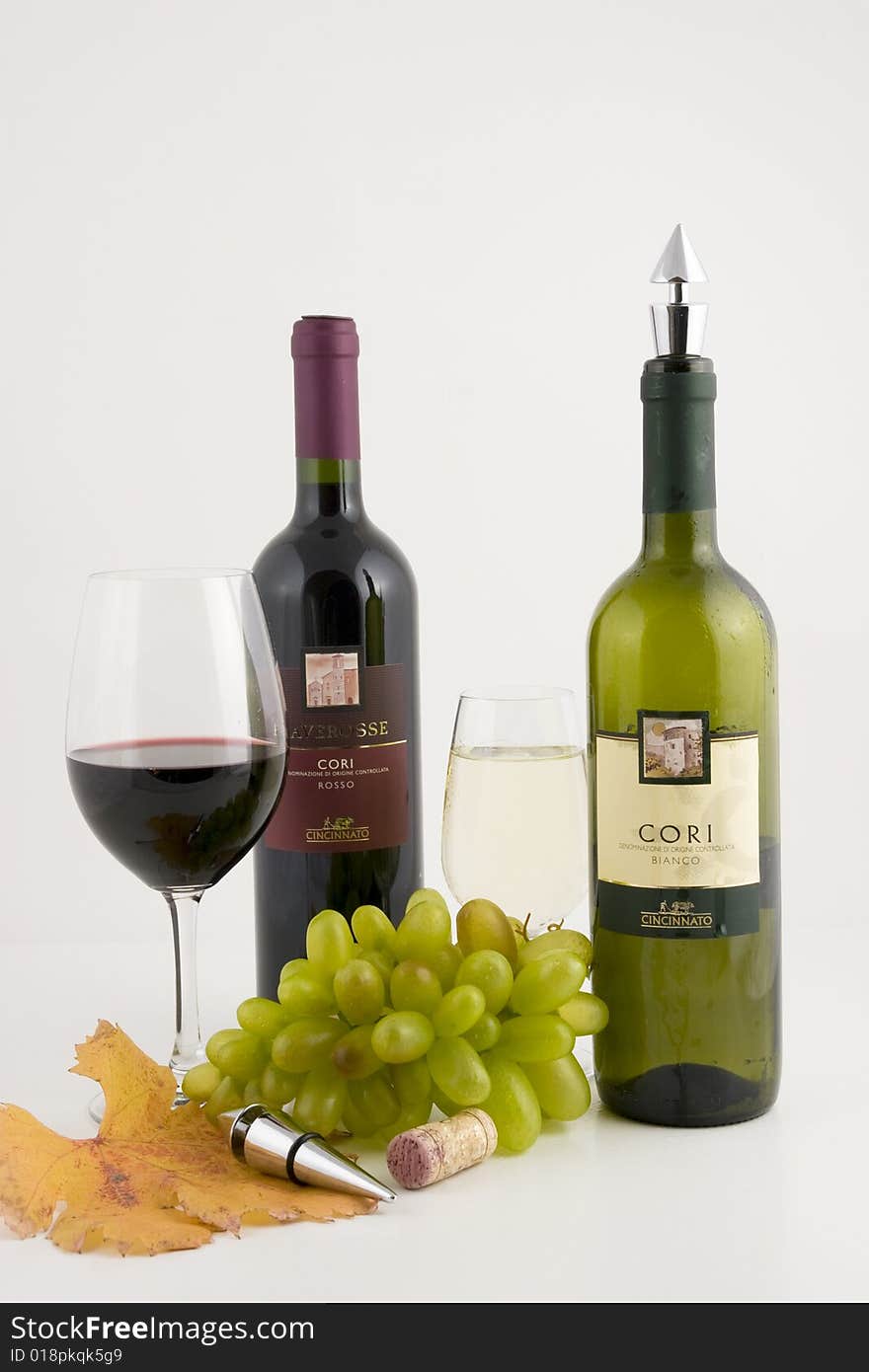 Italian wine to celebrate a good event. cheerfulness, happiness, celebration. Italian wine to celebrate a good event. cheerfulness, happiness, celebration