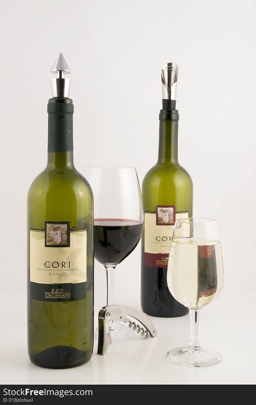 Italian wine to celebrate a good event. cheerfulness, happiness, celebration. Italian wine to celebrate a good event. cheerfulness, happiness, celebration