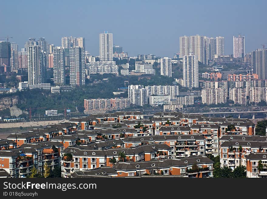 Yangtze River on both sides of the community. Yangtze River on both sides of the community