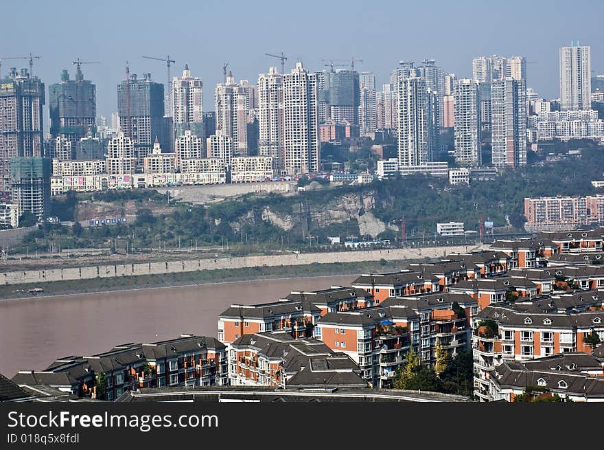 Yangtze River on both sides of the community. Yangtze River on both sides of the community