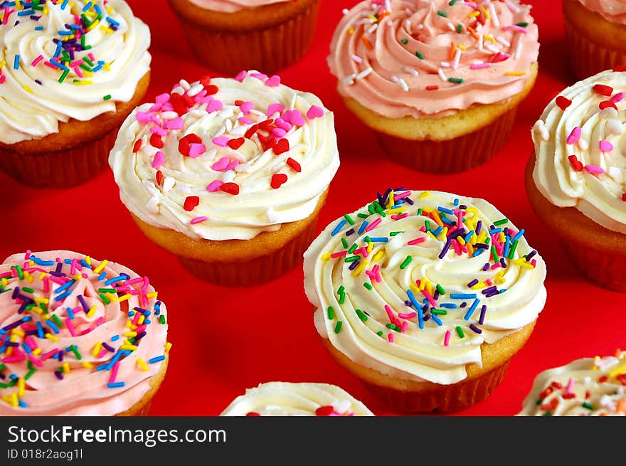 Pink and white cupcakes