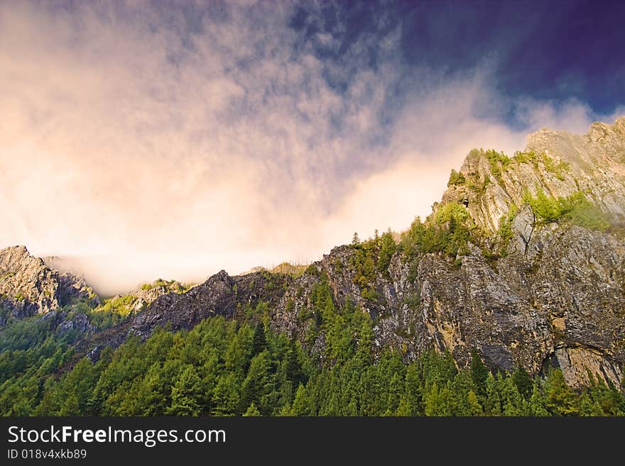 Red clouds and moutains