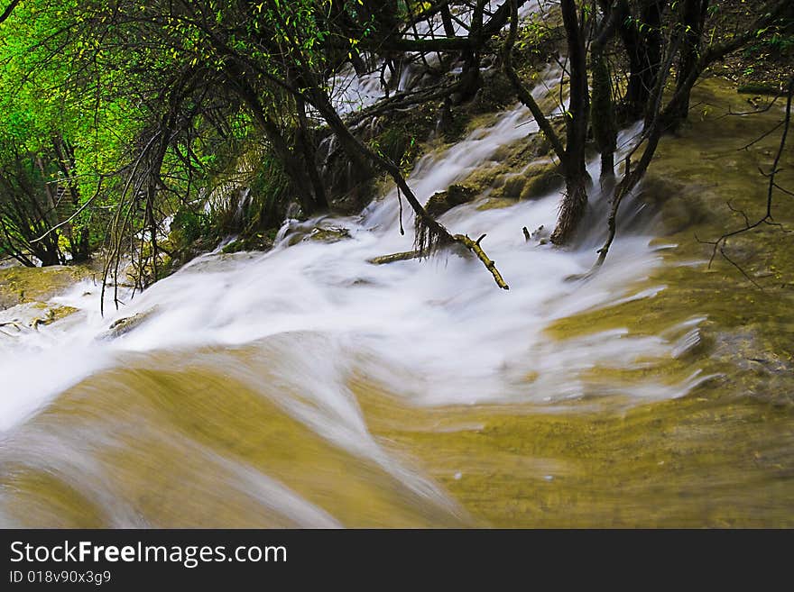 Beautiful falls,very wide and very spectacular