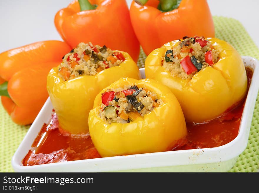 Filled yellow peppers with minced meat