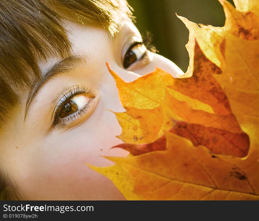 Cool girl and autumn sheets