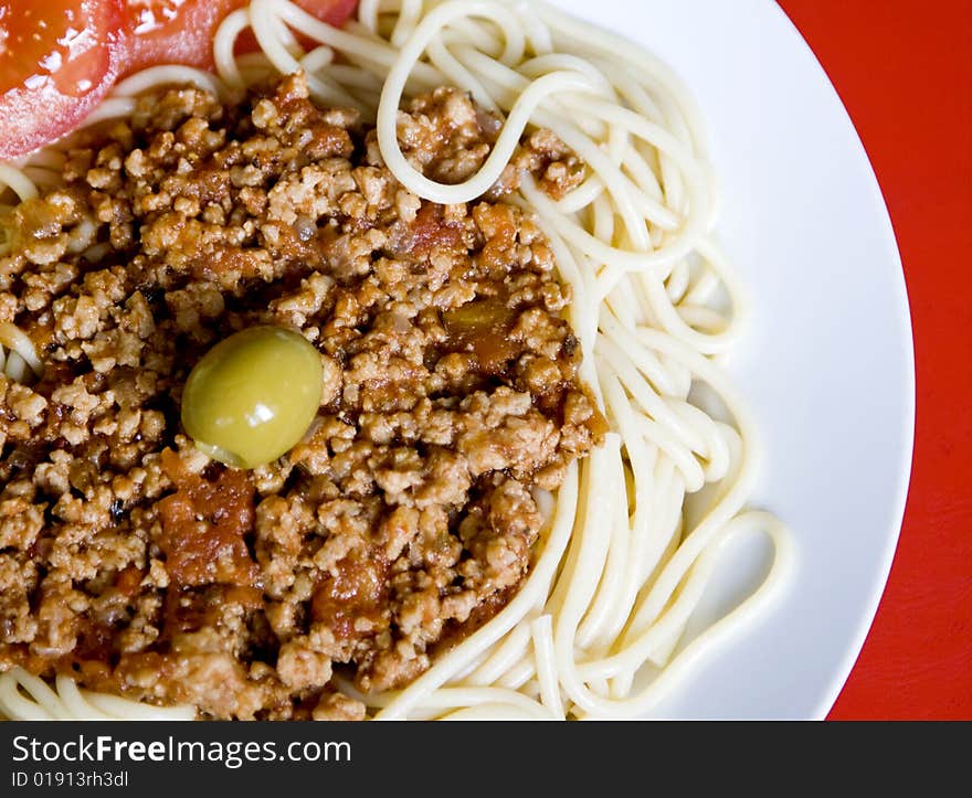 Fresh spaghetti with meat and tomato sauce