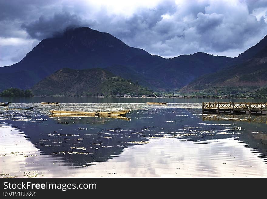 This is a picture of a very beautiful lake