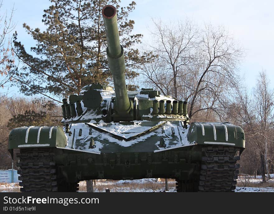 The tank, army, protection, arms, the reservation, trunk, barrel, a gun, a caterpillar, the car, aggression, winter, Т-72, attack,