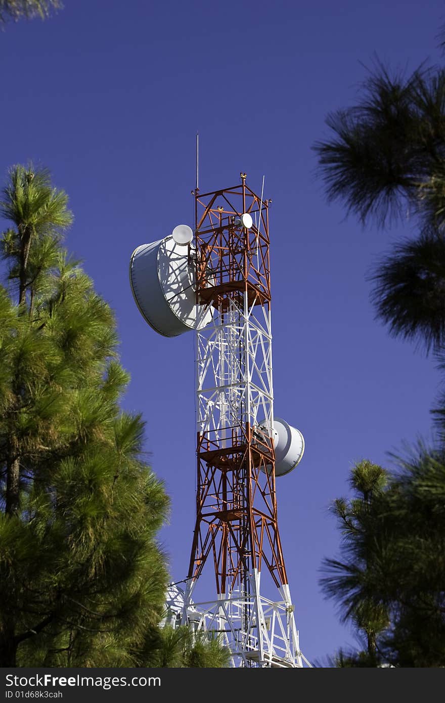 Communication radar instalation in the top of a mountain