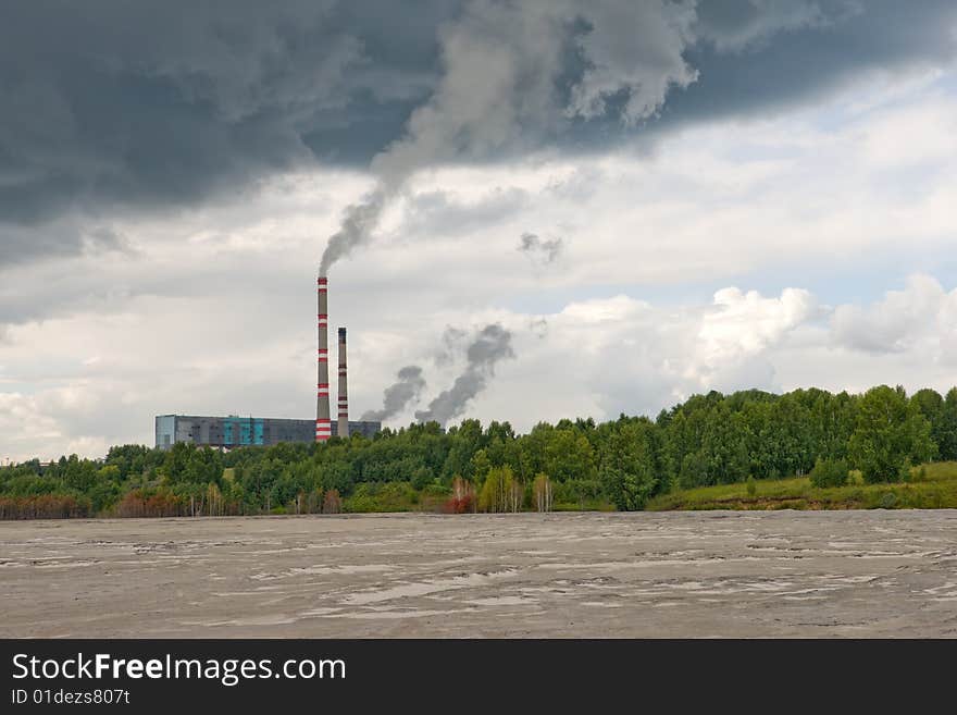 Power plant and ash-disposal area