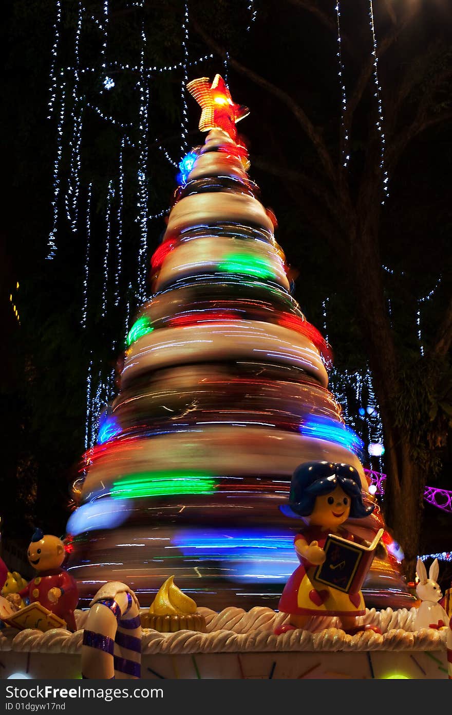 Spinning Christmas Tree