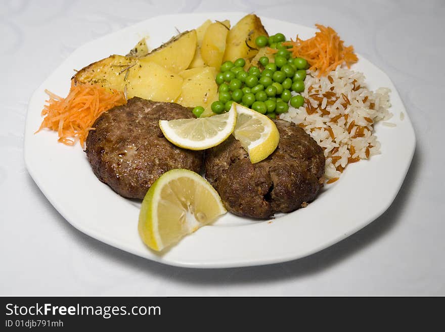 The Greek beefsteaks plate