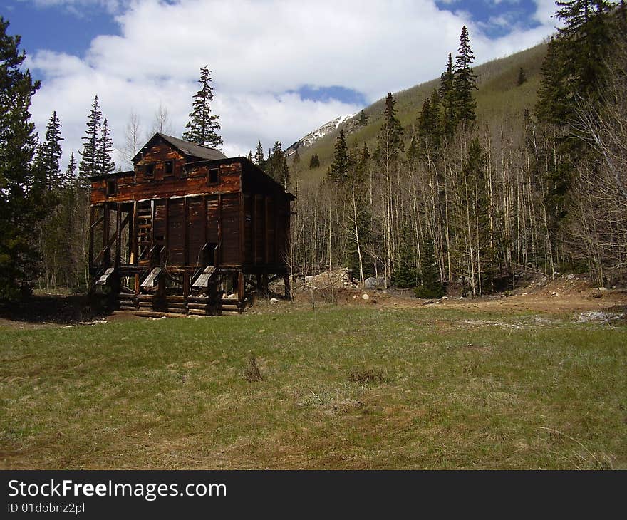 A building found on a walk through St. Elmo, Colorado, where miners used to sort their findings. A building found on a walk through St. Elmo, Colorado, where miners used to sort their findings.