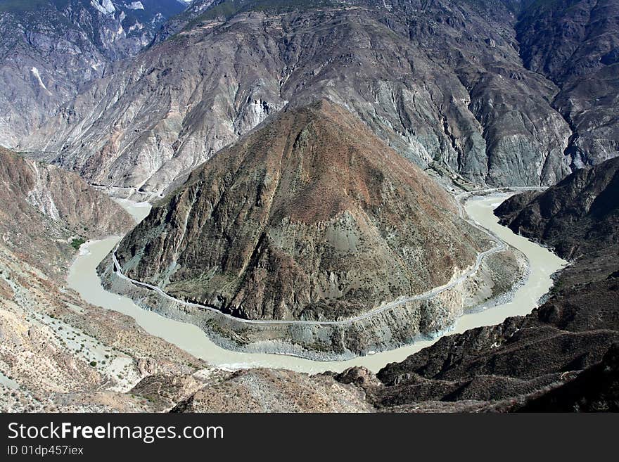 Jinsha River is  sinuous in mountain