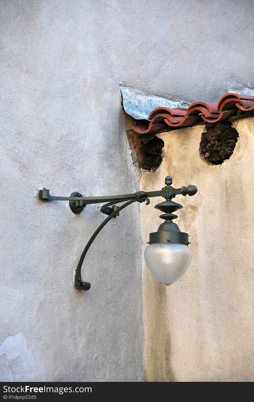 Decorative exterior lamp