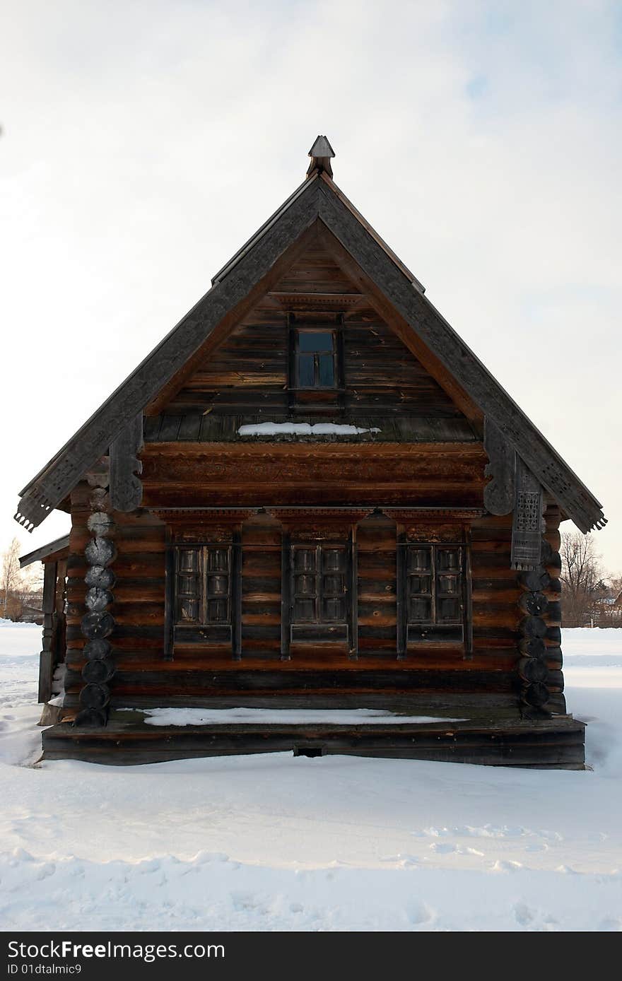 Old russian house in Suzdal town