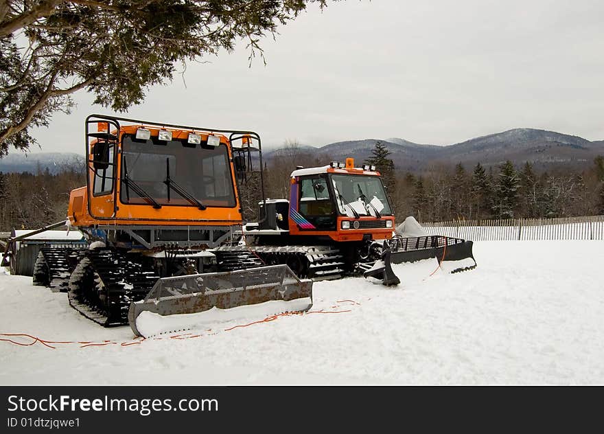 Ski trail groomers