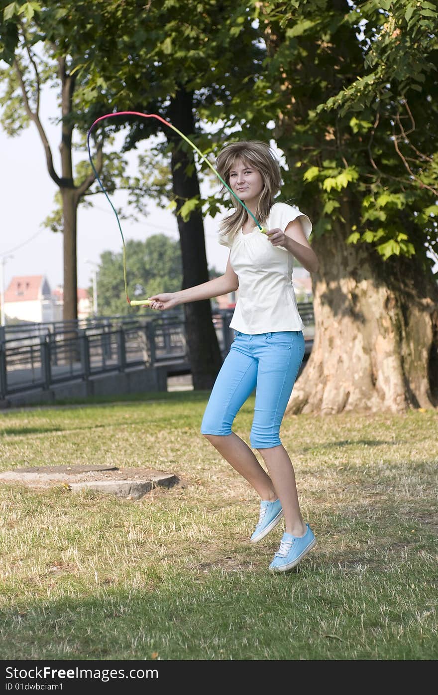 Teenager jumps on skipping rope