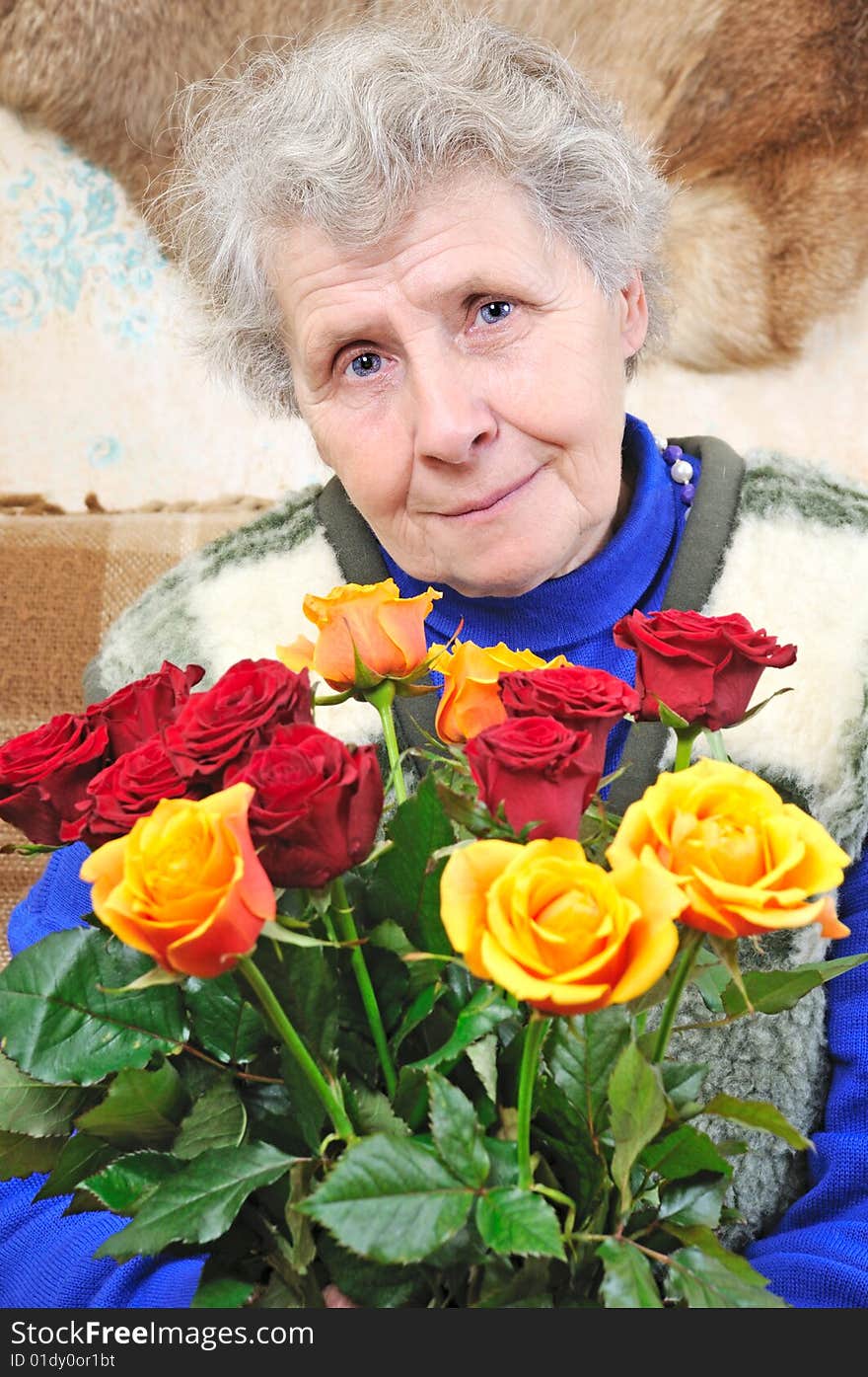 Portrait adult woman with bouquet rose