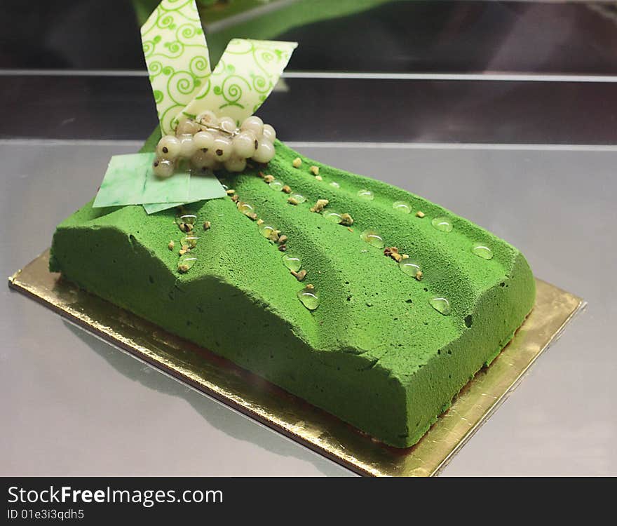 Weird green cake