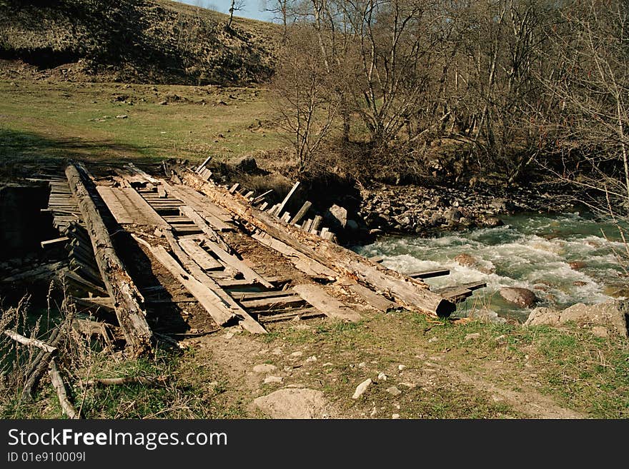 The bridge across Aksaut river