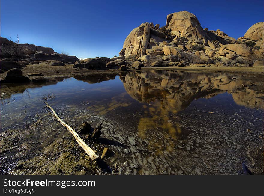 Mirror lake in Joshua Tree National park