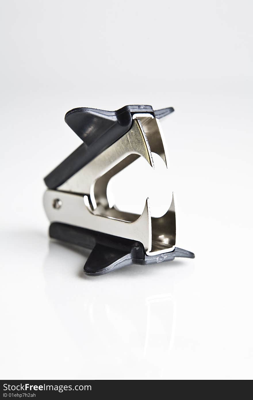 Staple remover