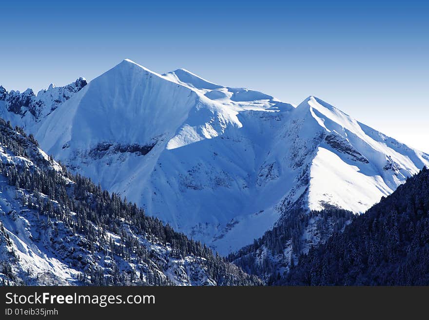 A large mountain in Bayern. A large mountain in Bayern