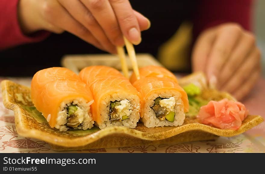 Roll traditional Japanese food. Changes in preferences during the crisis.