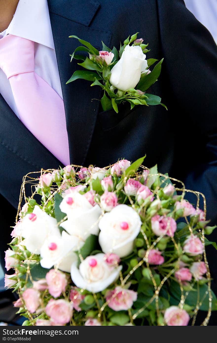 Many flowers of the groom