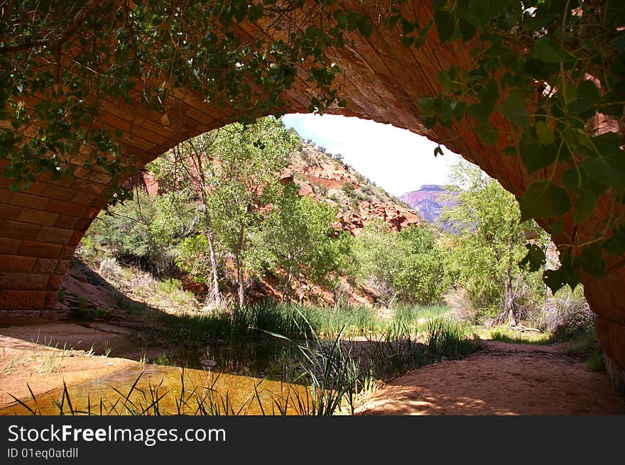 This bridge is located in the beautiful Zion Park trail. This bridge is located in the beautiful Zion Park trail.