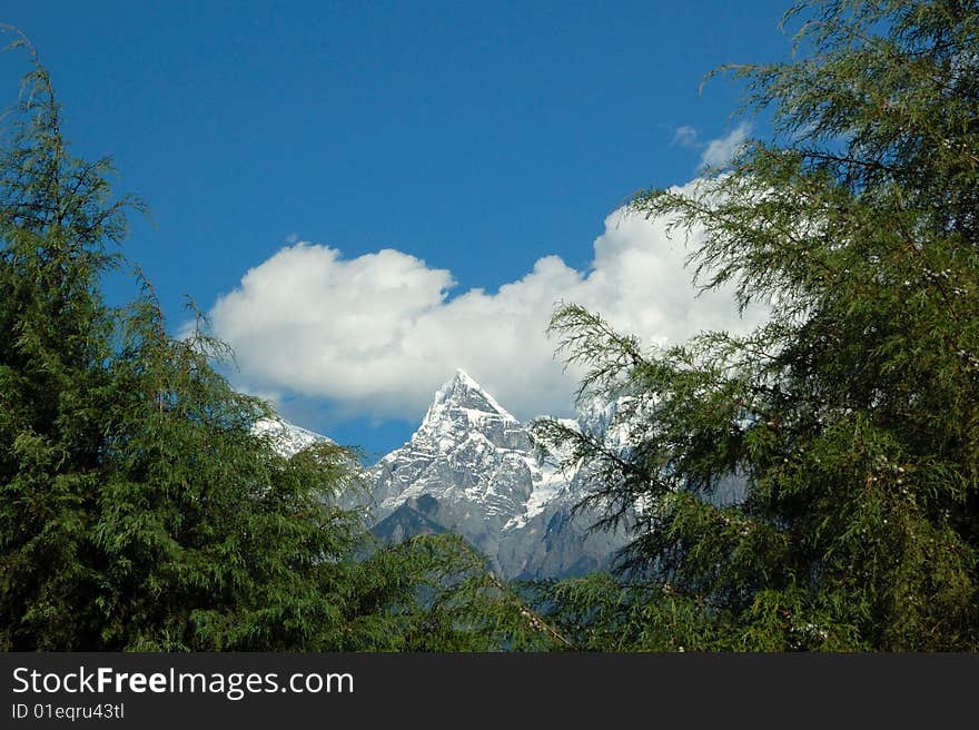 Jade dragon mountain‘s peak