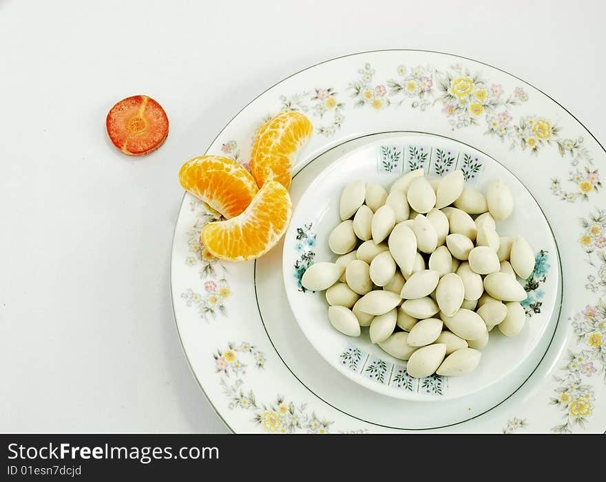 Ginkgo Hui oranges on the table on the disk