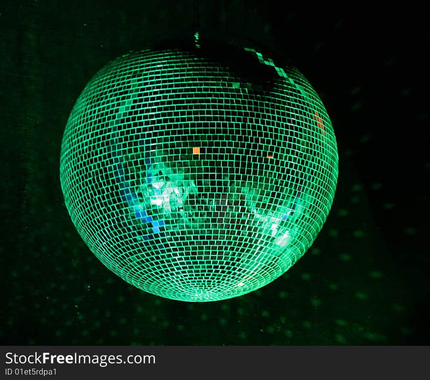 Lighting Green Mirror-ball